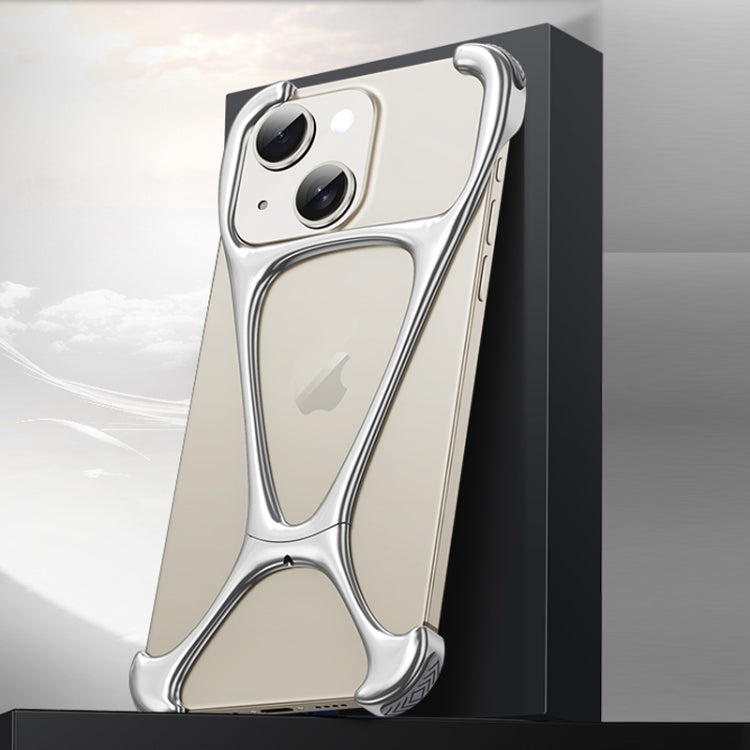 Caja de teléfono para iPhone 15 Hercules de metal sin bordes de aleación de zinc (Plata) - MOVILSTORE