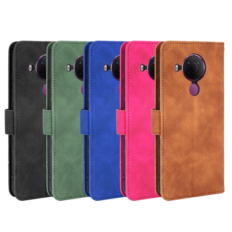 Para Nokia 5.4 Funda de cuero PU con textura de piel de becerro abatible horizontal con hebilla magnética de color sólido con soporte, ranuras para tarjetas y billetera