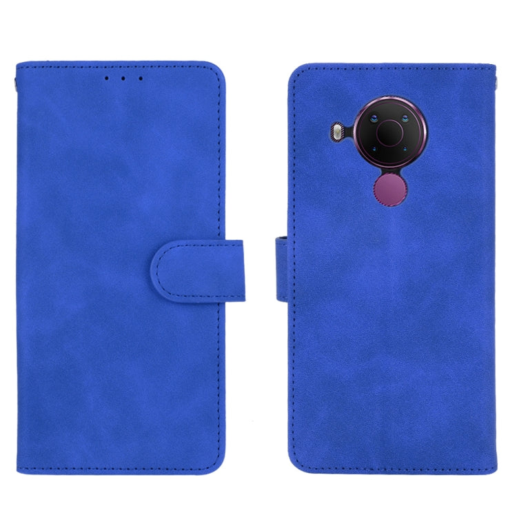 Para Nokia 5.4 Estuche de cuero PU con textura de piel de becerro abatible horizontal con hebilla magnética de color sólido con soporte, ranuras para tarjetas y billetera (azul)