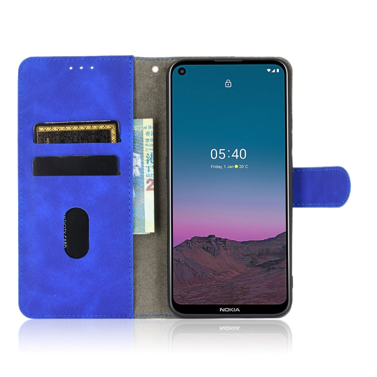 Para Nokia 5.4 Estuche de cuero PU con textura de piel de becerro abatible horizontal con hebilla magnética de color sólido con soporte, ranuras para tarjetas y billetera (azul)