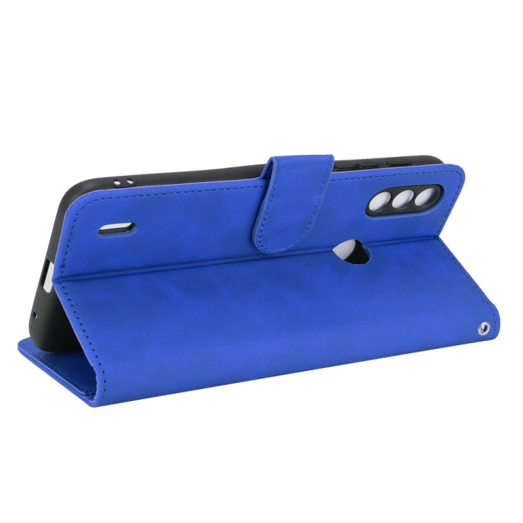 Para Motorola Moto E7 Potencia Color Sólido Siente Siente Hebilla Magnética Horizontal Flip Becerra Textura PU Funda de cuero con soporte y ranuras para tarjetas (Azul)