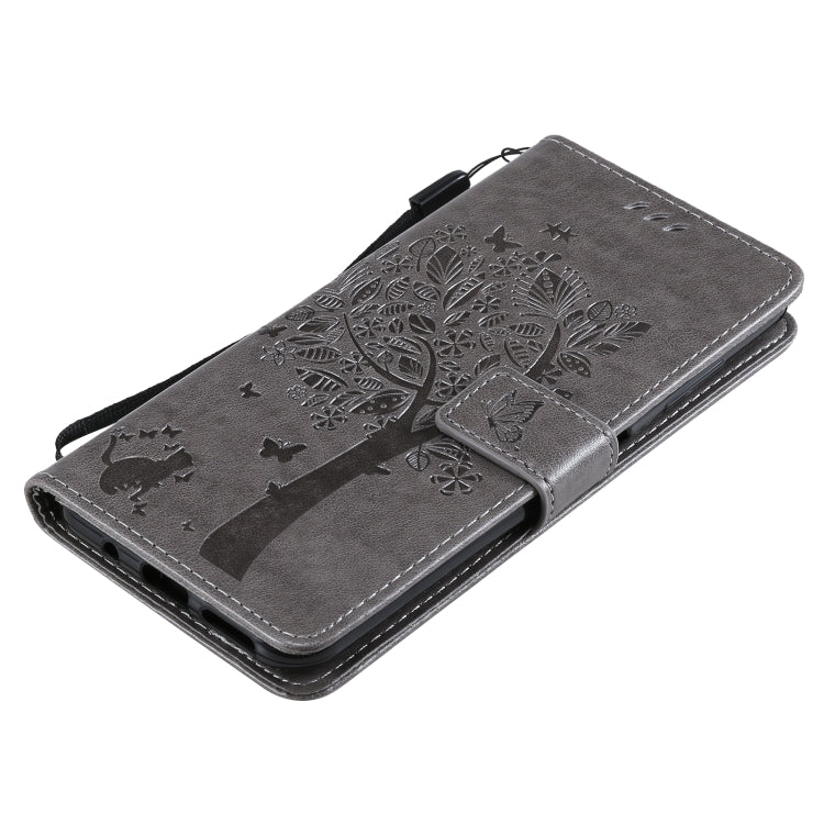 Para Nokia G10 Árbol y patrón de gato Impresión prensada Funda de cuero Horizontal Flip PU con soporte y tragamonedas y billetera y cordón (gris)