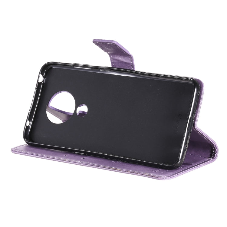 Para Nokia 5.3 Patrón de árbol y gato Impresión prensada Funda de cuero Horizontal Flip PU con soporte y ranuras para tarjetas y billetera y cordón (lavanda)