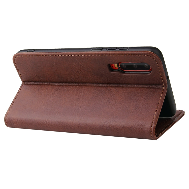 Para Huawei P30 TEXTURE TEXTURE MAGNETIC Horizontal Flip Funda de cuero con soporte y ranuras para tarjeta y billetera (marrón)