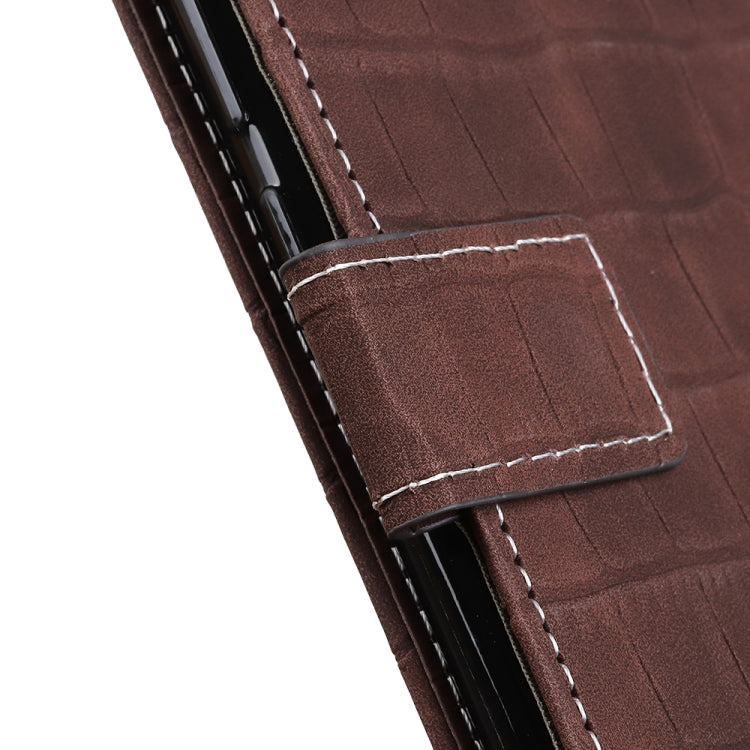 Funda OnePlus Nord 2T de Cuero con Textura Crocodile y Cierre Magnético Horizontal (Marrón)