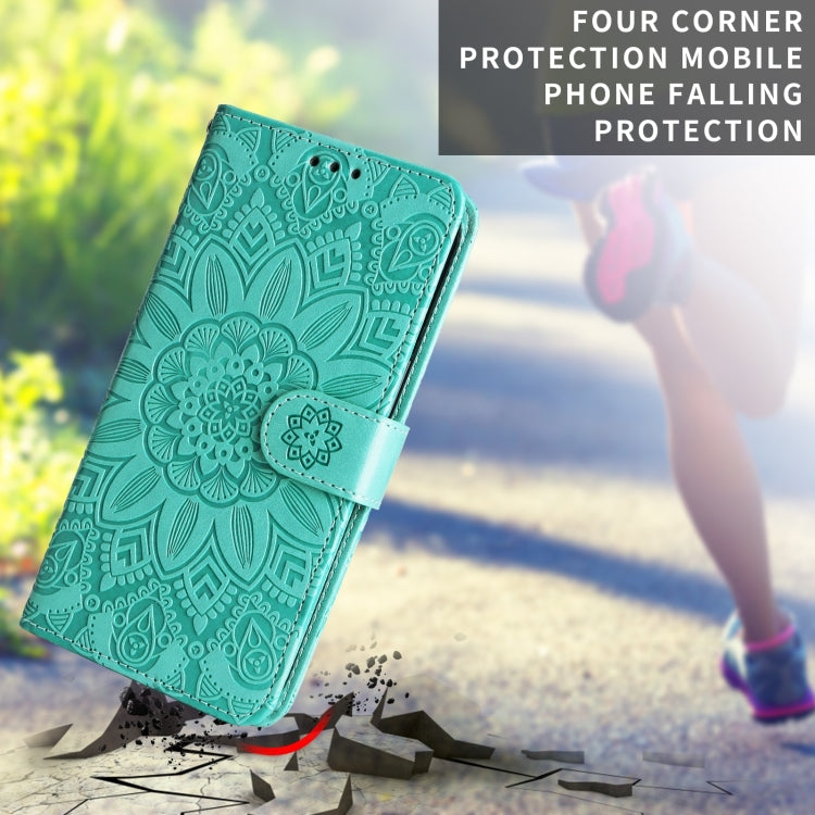 Para Samsung Galaxy A13 5G Estuche para teléfono de cuero con estampado de girasol en relieve (verde)