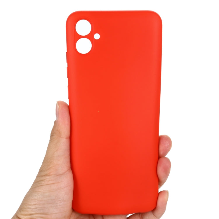 Para Samsung Galaxy A04e / M04 / F04 Estuche de cobertura total a prueba de golpes de silicona líquida de color puro (rojo)