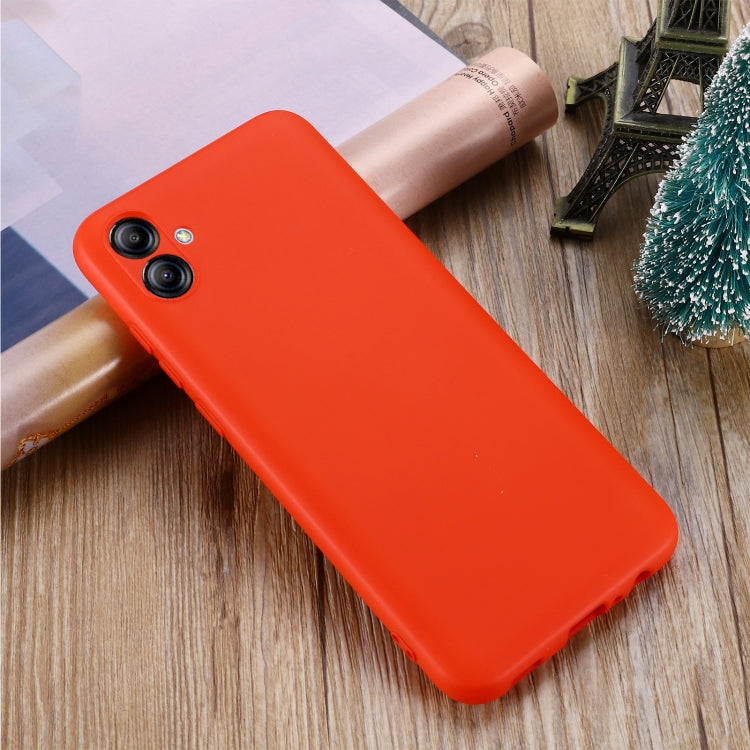 Para Samsung Galaxy A04e / M04 / F04 Estuche de cobertura total a prueba de golpes de silicona líquida de color puro (rojo)