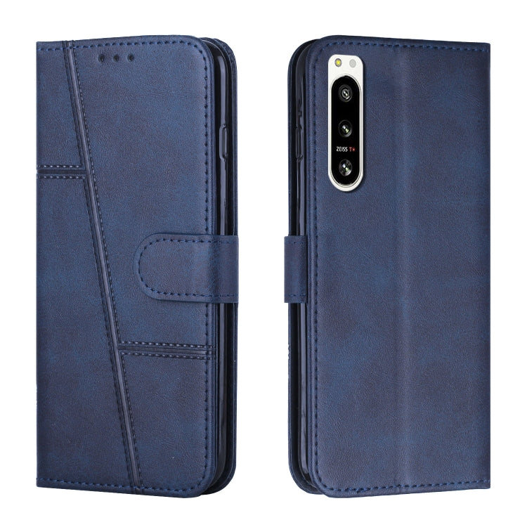 Funda de Cuero para Sony Xperia 5 IV con Hebilla y Textura de Becerro Cosida (Azul)