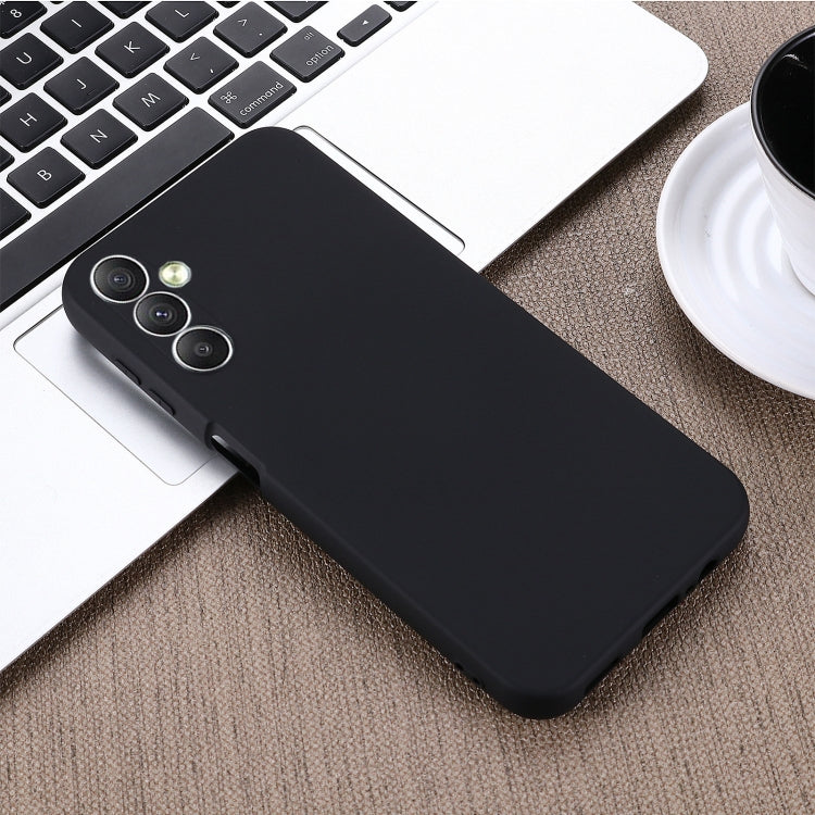 Para Samsung Galaxy A24 4G Pure Color Liquid Silicone Funda para teléfono a prueba de golpes (Negro)