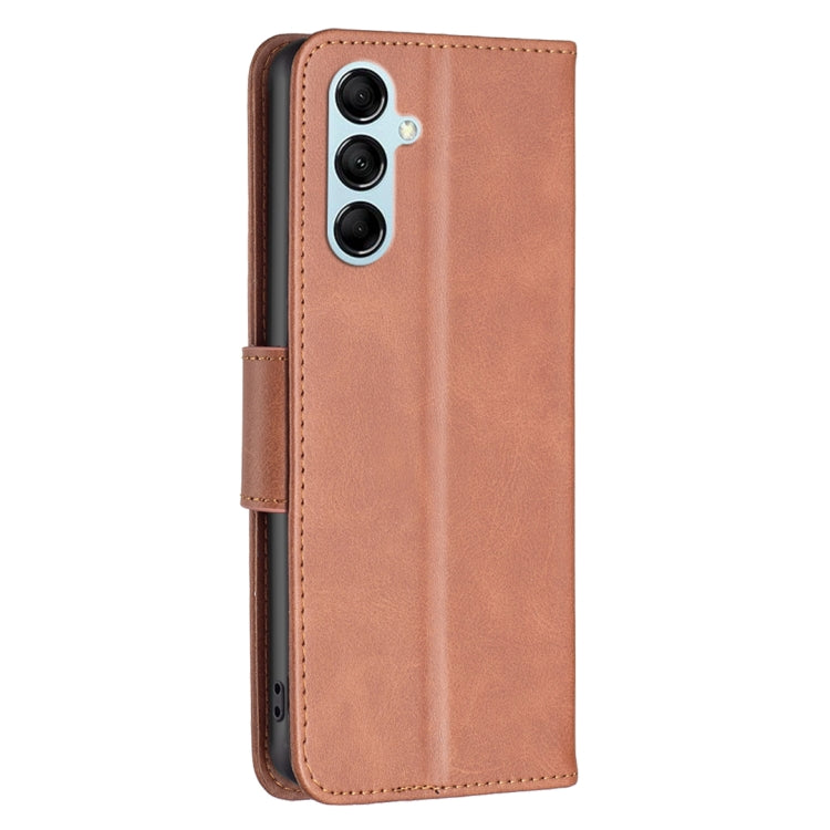 Para Samsung Galaxy M14 5G Funda de cuero con textura de piel de cordero (marrón)