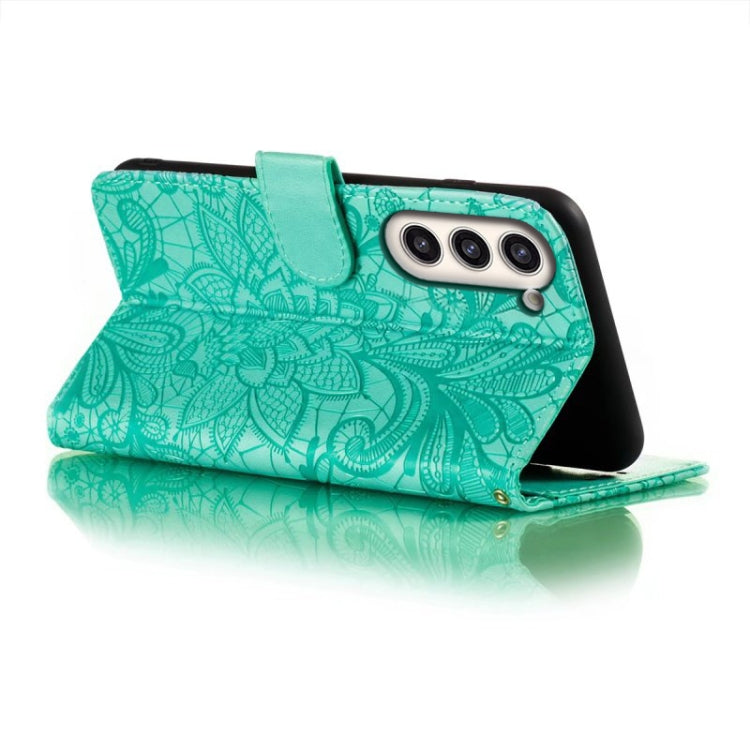 Para Samsung Galaxy S23+ 5G Flor de encaje en relieve Flip Funda de cuero para teléfono (Verde)