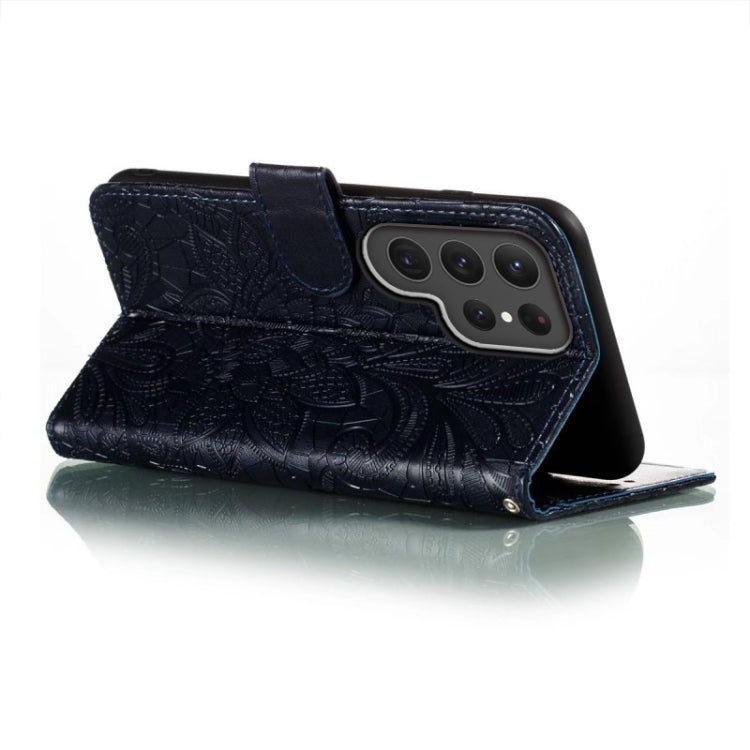 Para Samsung Galaxy S23 Ultra 5G Lace Flower Relieve Flip Funda de cuero para teléfono (Azul oscuro)