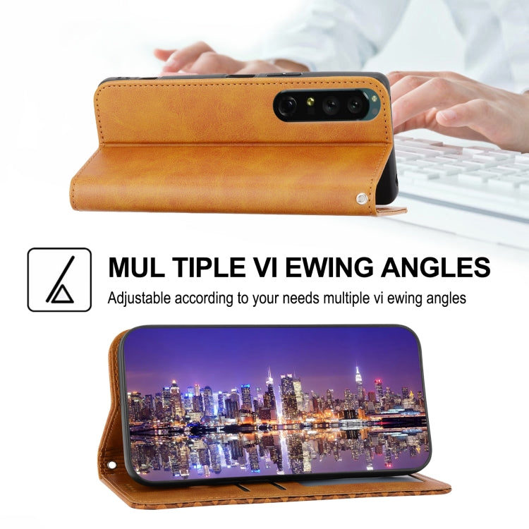 Funda de Cuero Magnética para Sony Xperia 1 V 5G Cubic Grid Textura de Becerro (Amarillo)