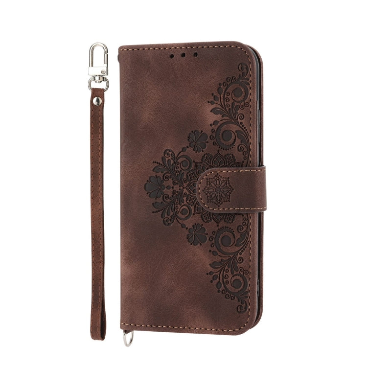 Para Samsung Galaxy M14 5G Global Skin-feel Flowers Funda de cuero con billetera en relieve para teléfono (Marrón)