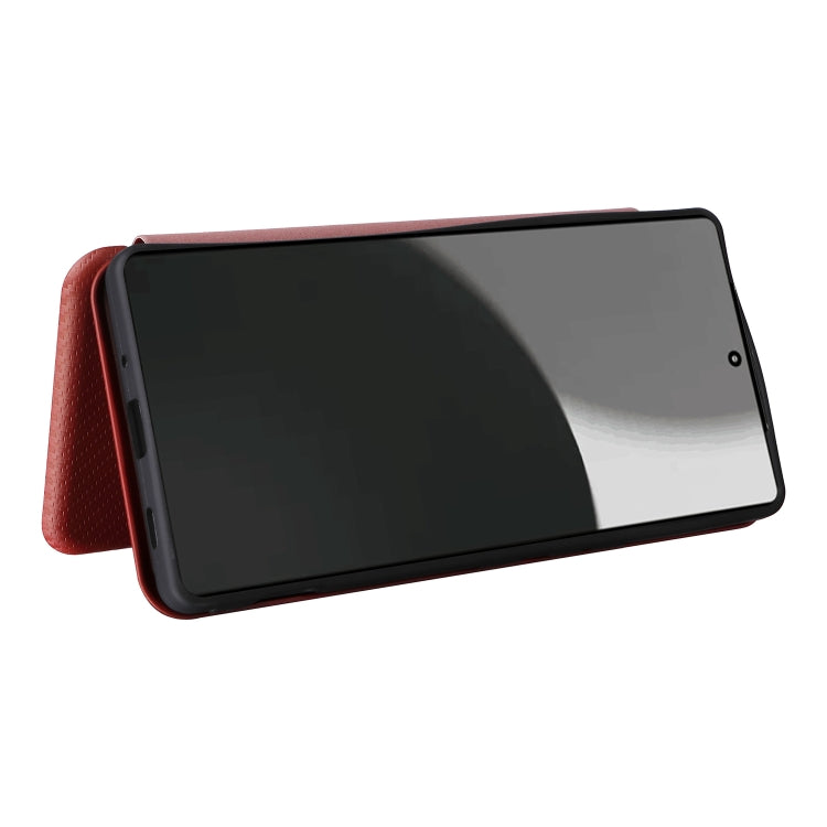 Funda de Cuero con Tapa y Textura de Fibra de Carbono para Sharp Aquos R9 Pro (Marrón)