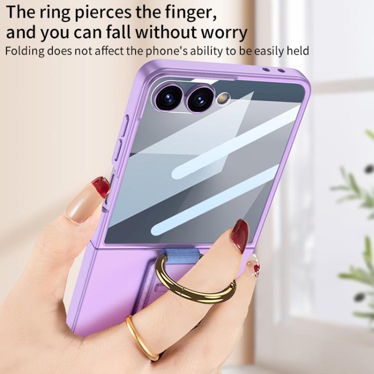 Funda ultrafina GKK integrada a prueba de golpes con correa de muñeca y anillo para Samsung Galaxy Z Flip7 5G (negra)