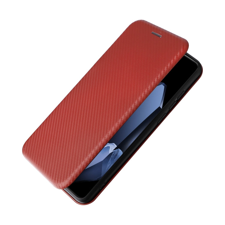 Funda de Cuero con Tapa y Textura de Fibra de Carbono para OnePlus 13 (Marrón)
