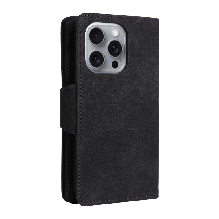 Funda de Cuero para iPhone 16 Pro con Tres Pliegues y Hebilla de Remache (Negro)