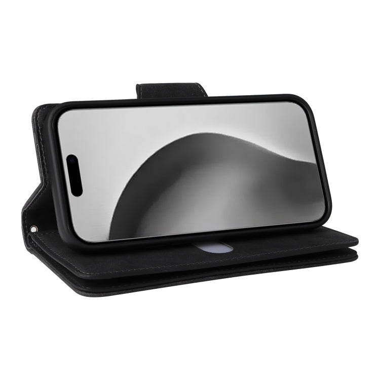Funda de Cuero para iPhone 16 Pro con Tres Pliegues y Hebilla de Remache (Negro)