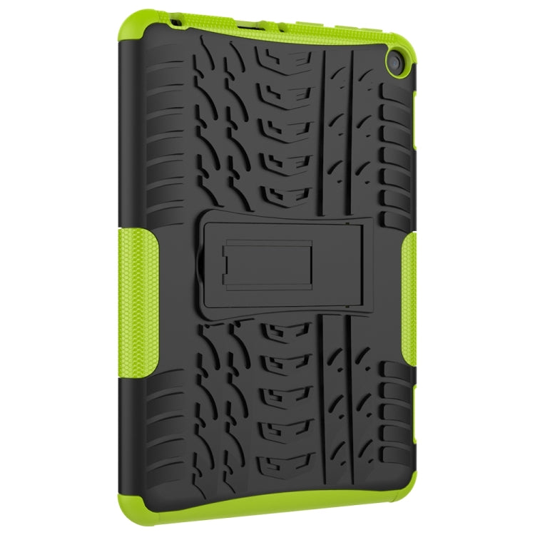 Funda Protectora para Amazon Fire HD 8 (2020) TPU + PC Antigolpes con Textura Neumáticos y Soporte (Verde)