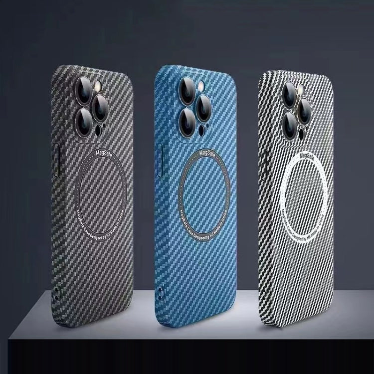 Funda para iPhone 16 Plus Fibra de Carbono con Imán Magsafe para PC y Película para Lentes (Blanco Plateado)