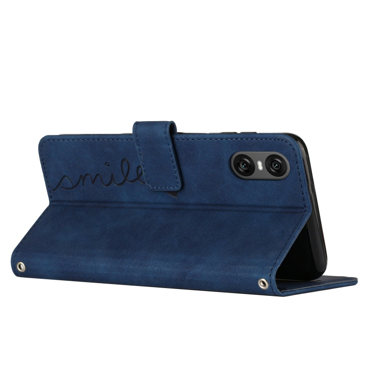 Funda de Piel con Relieve de Corazón y Cordón Largo para Sony Xperia 5 Vi (Azul)