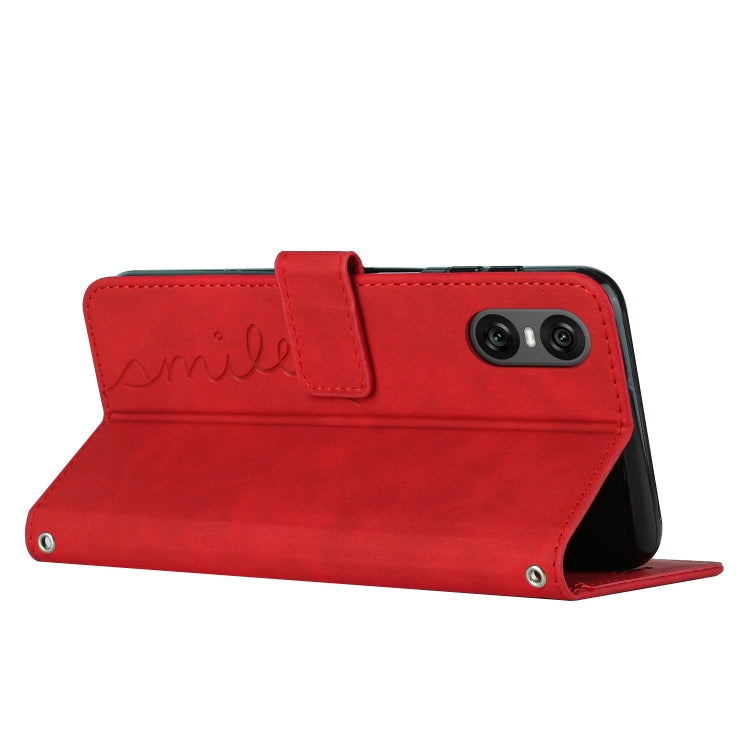 Funda de Piel con Relieve de Corazón y Cordón Largo para Sony Xperia 5 Vi (Rojo)