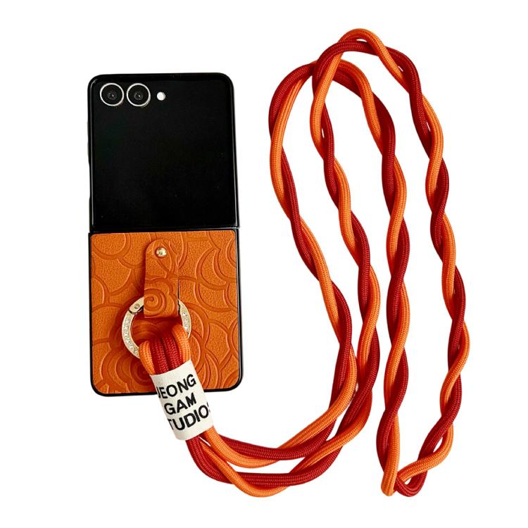 Funda protectora con estampado de camelia para Samsung Galaxy Z Flip7 5G con anillo de diamante y cordón largo (naranja)