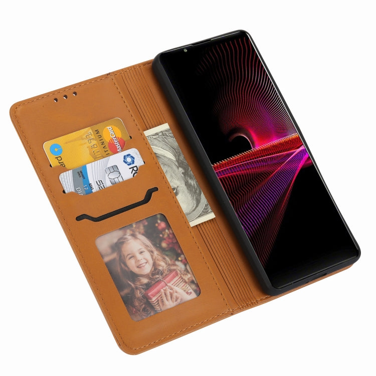 Funda de Cuero para Sony Xperia 5 Vi con Tapa y Diseño de Gato Feliz en Relieve (Amarilla)