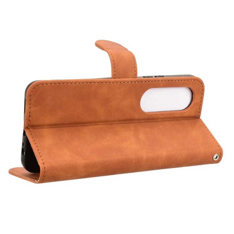 Funda de Cuero Itel S25 con Tapa Magnética y Tacto Piel (Marrón)