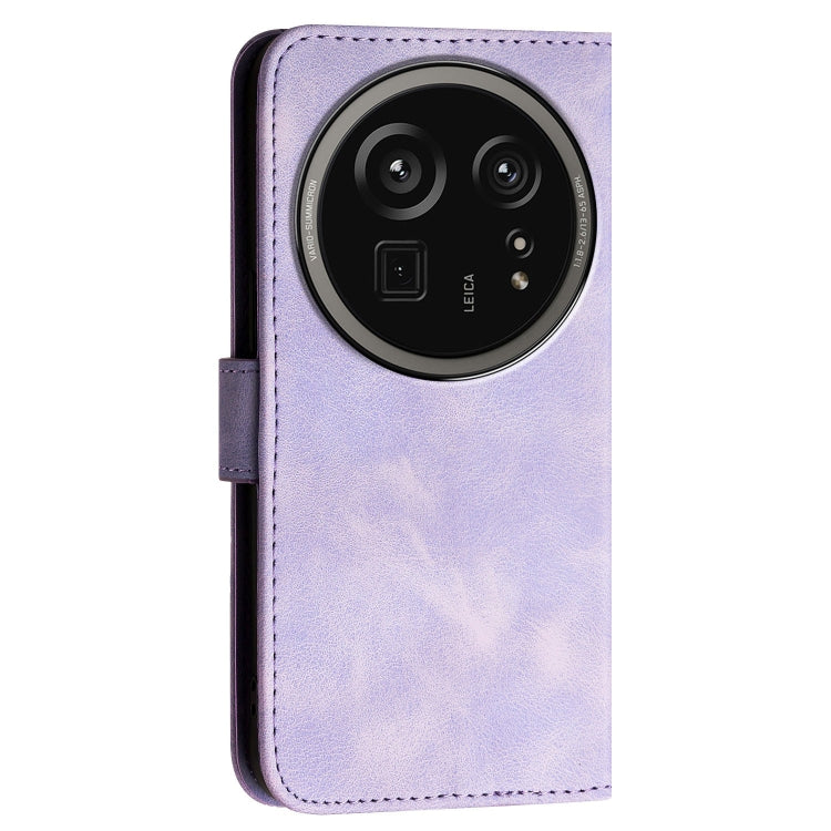 Funda de Cuero para Sharp Aquos R9 Pro con Diseño Mariposa en Relieve y Cordón (Morado Claro)