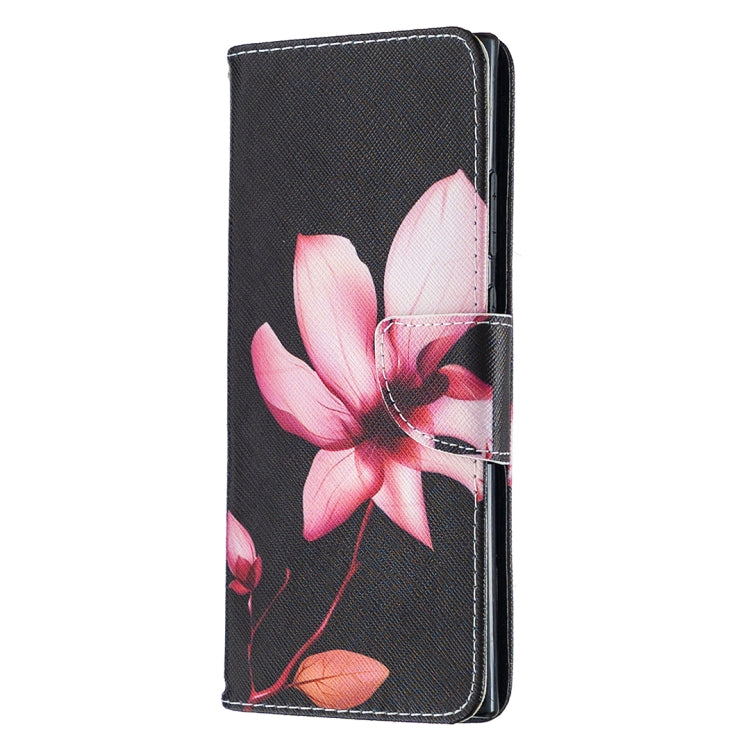 Estuche de Cuero Samsung Galaxy Note20 con Tapa Horizontal, Patrón de Dibujo Ultra Coloreado, Soporte, Ranuras para Tarjetas y Billetera (Lotus)