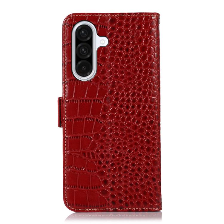 Funda de piel de vacuno con capa superior de cocodrilo para Samsung Galaxy A17 5G (roja)
