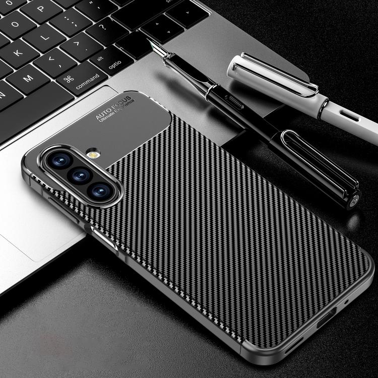 Funda de TPU a prueba de golpes con textura de fibra de carbono para Samsung Galaxy A17 5G (negra)