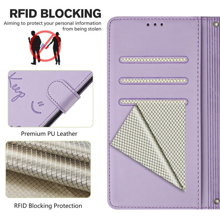Funda Cuero Rfid Relieve Sonriente Tecno Spark 20 Pro 5G (Morado Claro)