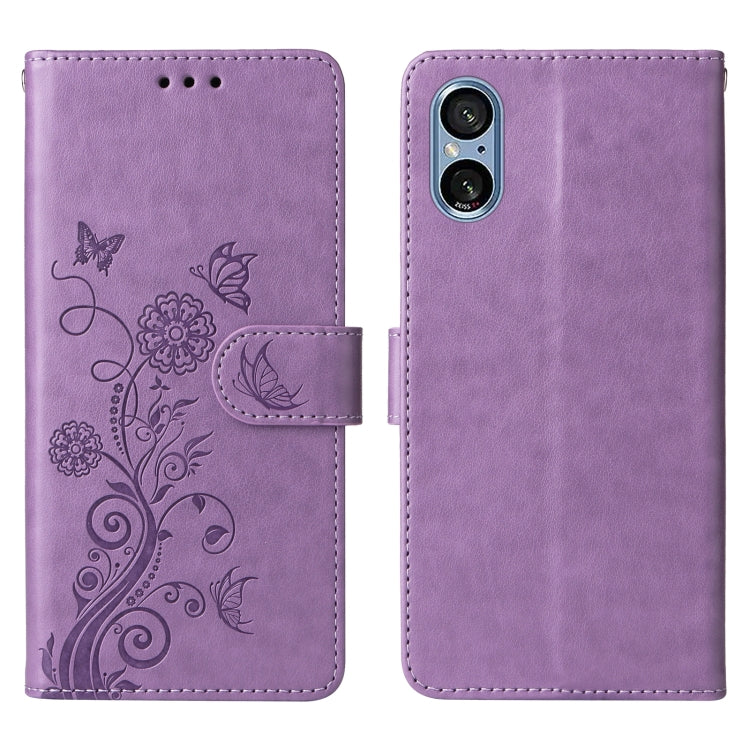 Funda de Cuero para Sony Xperia 5 V con Diseño de Mariposas y Flores en Relieve (Morado)