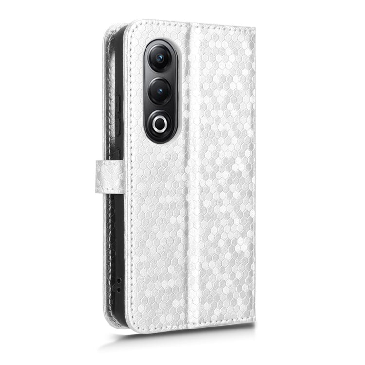 Funda de Cuero para Itel S25 con Textura de Puntos en Forma de Panal (Plateada)
