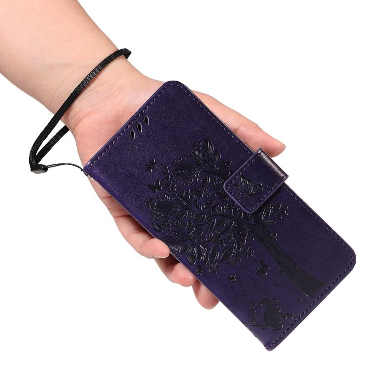 Funda de cuero con tapa para Samsung Galaxy S25 FE 5G con diseño de árbol y gato (morado)