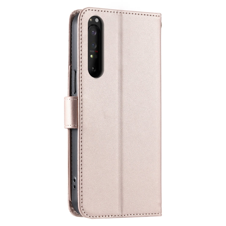 Funda de Cuero con Diseño Rombal y Hebilla de Aro para Sony Xperia 1 Iv (Oro Rosa)