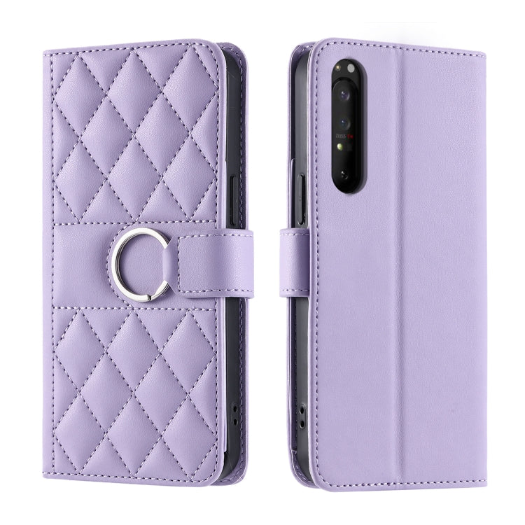 Funda de Cuero Sony Xperia 1 IV con Diseño Rombal y Hebilla de Aro (Morado)