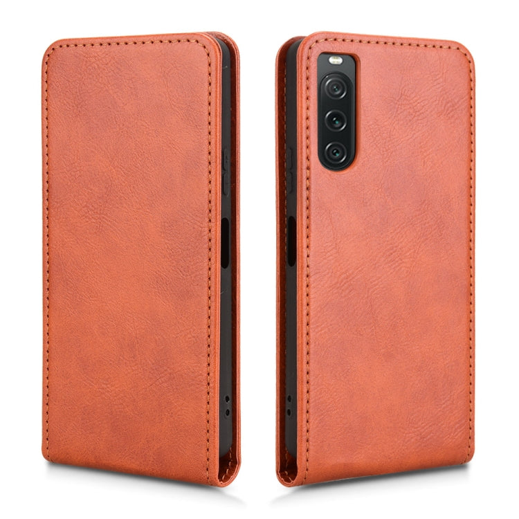 Funda de Cuero con Tapa Vertical Magnética para Sony Xperia 10 V (Marrón)