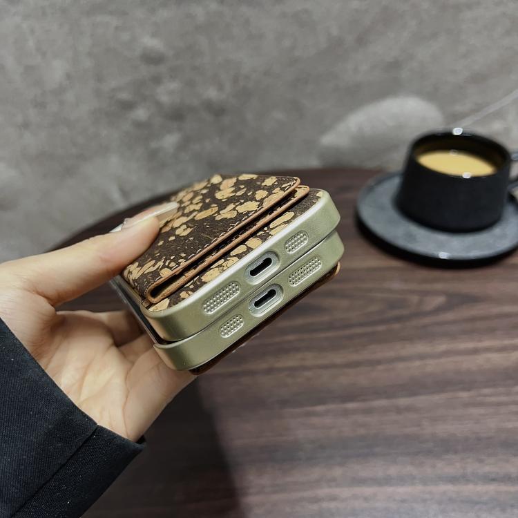 Funda para iPhone 14 Pro Denior D24 Paint con Ranura para Tarjeta Magsafe (Mariposas Doradas)