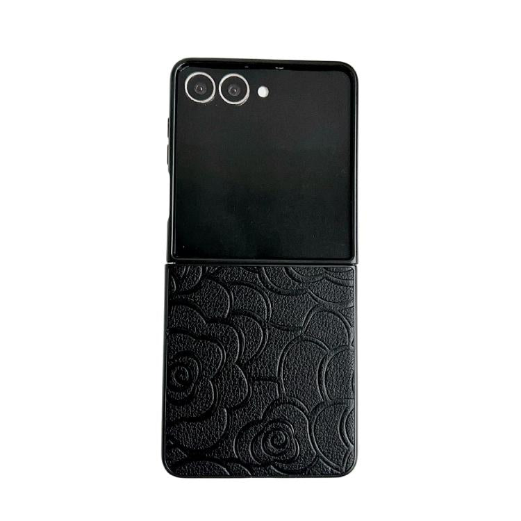 Funda protectora con estampado de camelia para Samsung Galaxy Z Flip7 5G (negra)