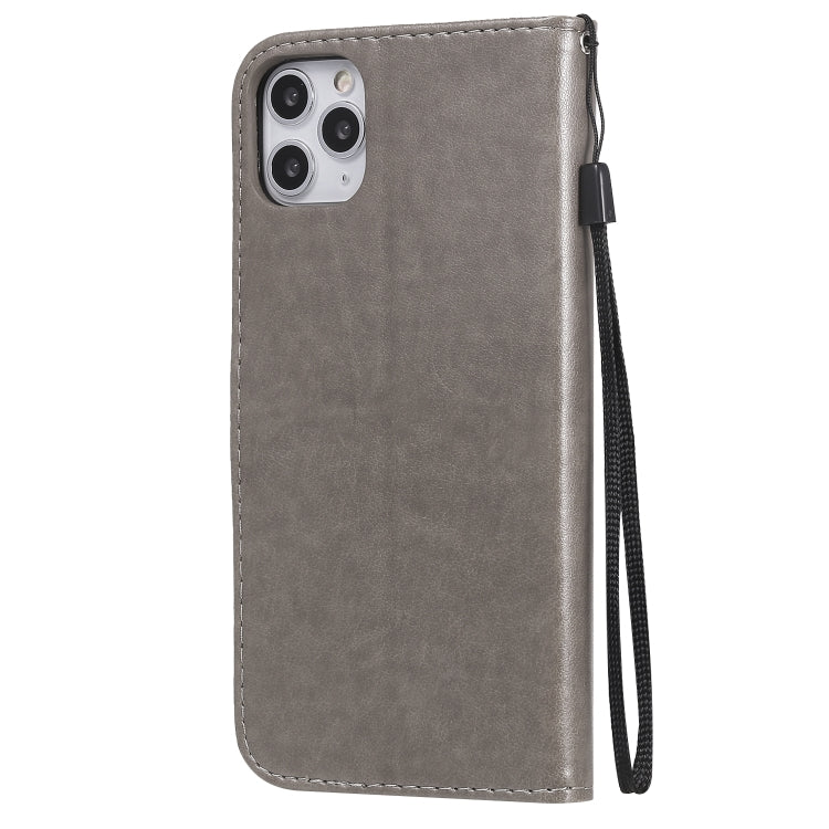 Funda de Cuero iPhone 11 Pro Max Cat Bee Patrón En Relieve Tapa Horizontal Soporte Ranuras Billetera (Gris)
