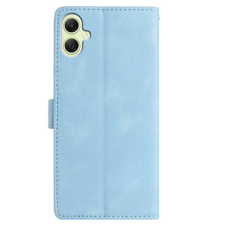 Funda de piel con estampado floral en relieve para Samsung Galaxy A06 (azul cielo)