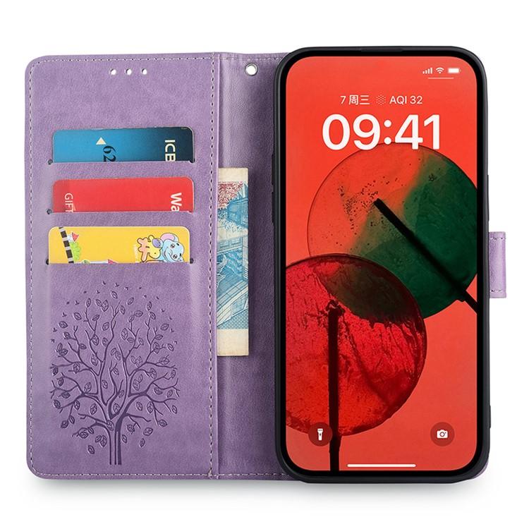 Funda de piel con relieve de árbol y ciervo para Samsung Galaxy S25 5G (morada)