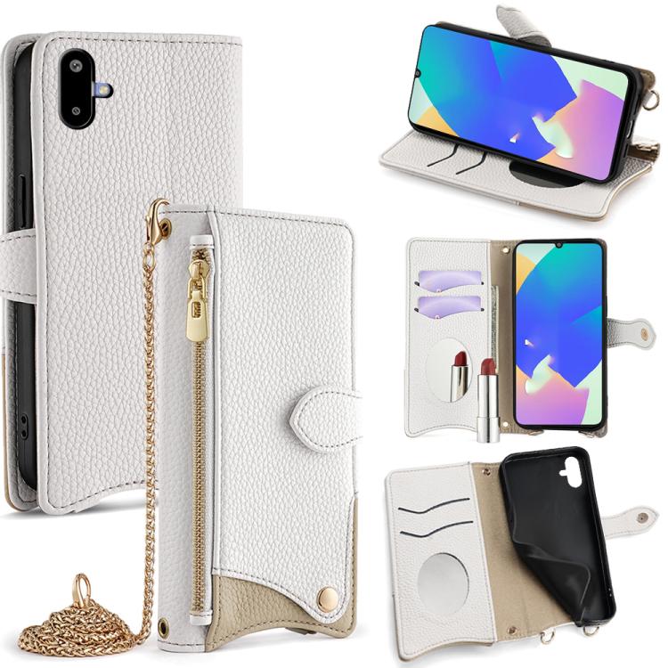 Funda de cuero tipo lichi con diseño de cola de pez y cadena cruzada para Samsung Galaxy F06 5G (blanca)
