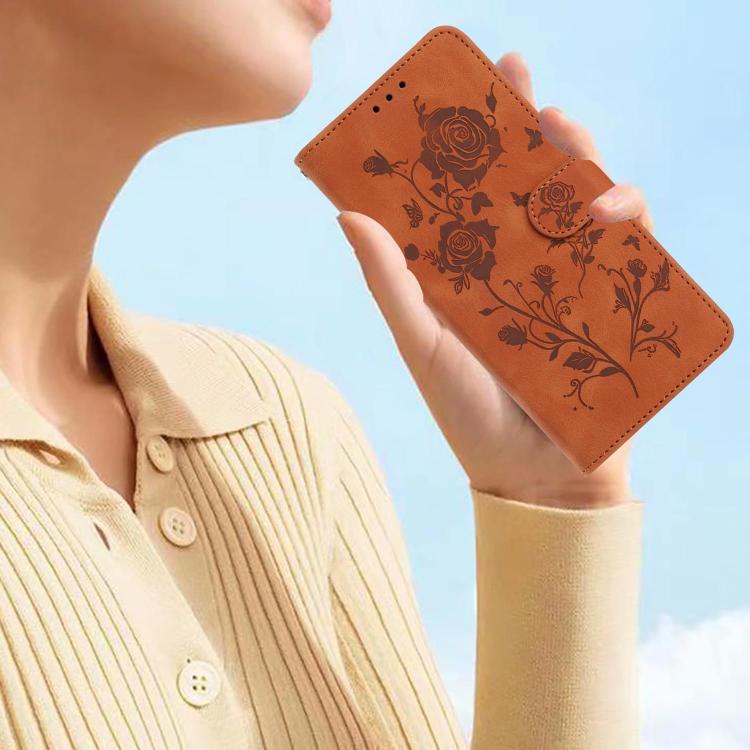 Funda de piel con estampado de rosas en relieve para Samsung Galaxy M32 (marrón)