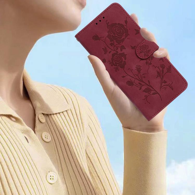 Funda de cuero con estampado de rosas en relieve para Samsung Galaxy F06 (roja)